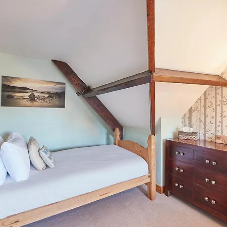 Host & - Oldcorn Whitby